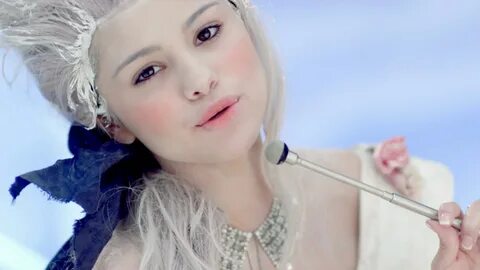 Selena Gomez & The Scene Love You Like A Love Song (M) .