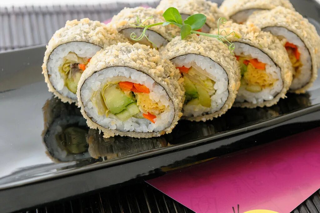 Fusion sushi. Суши Фьюжен Кореновск. Суши Фьюжн. Ролл Фьюжн. Белорусские роллы.