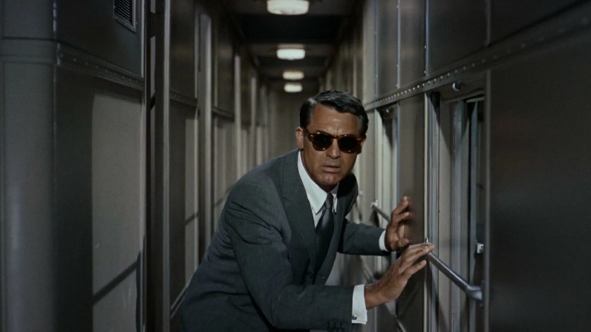 К северу через северо запад. На север через северо-запад (1959). north by northwest 1959. на север через северо-запад фильм. кэри грант на север через северо запад.