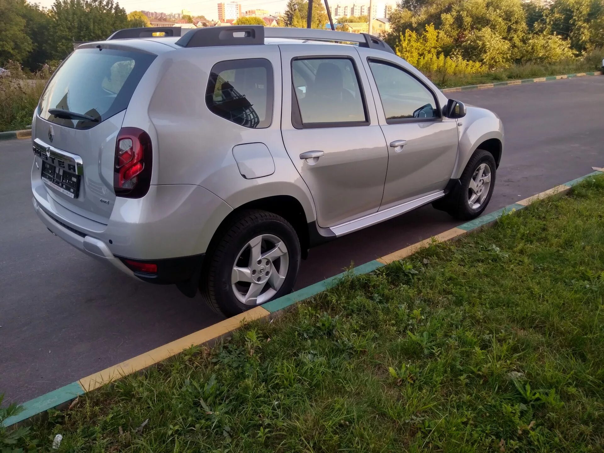 Дастер обл авито. Renault Duster 2013. Рено Дастер 2013. Logan Renault Duster. Рено Дастер серебро.