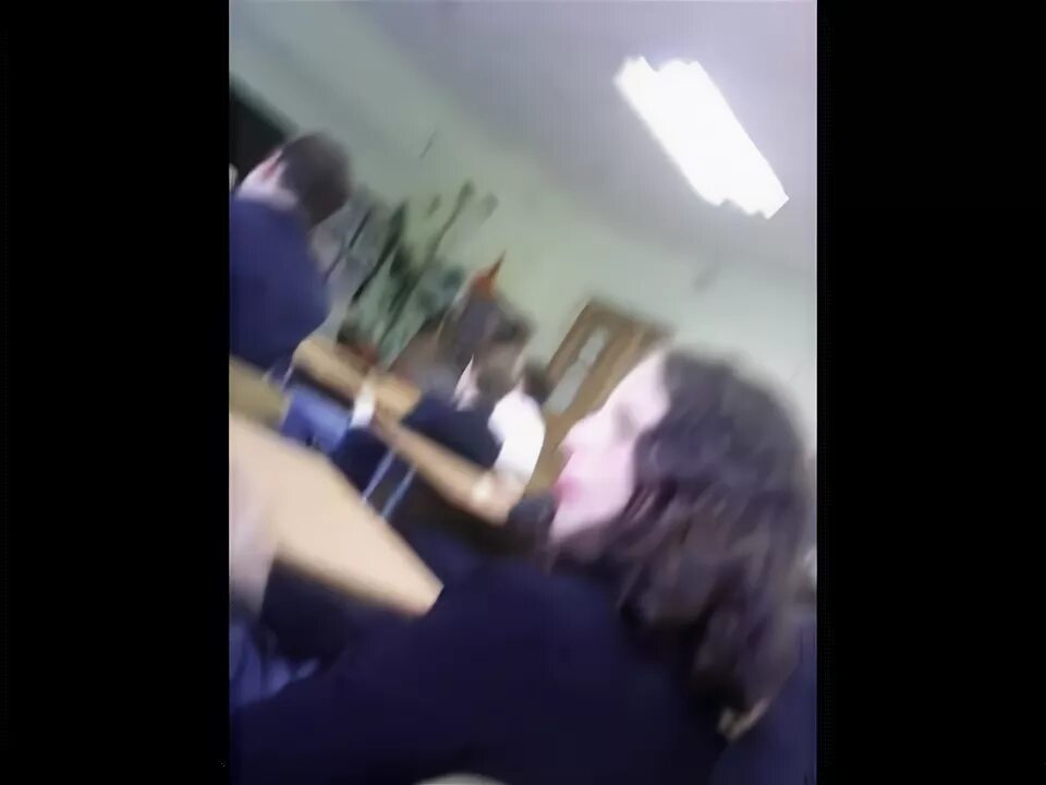 Одноклассницу по очереди