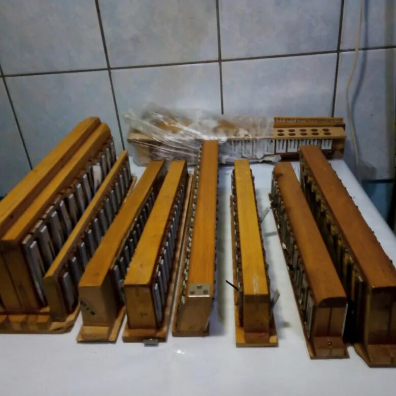 Резонаторы гармони. Резонаторы гармони. Пластиковый резонатор гармони. Резонатор гармони. Гармонь тульская 301.