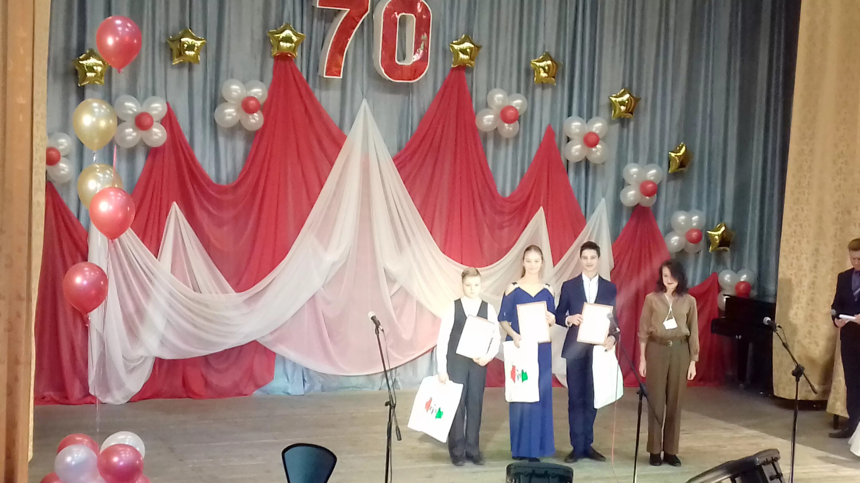 Музыкальная школа радуга татарск. Танец посеяла ленок. Татарская новосибирская область. Детская школа искусств татарск. Музыкальная школа татарск.