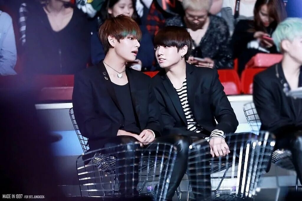 BTS taekook. Группа БТС Чонгук и Тэхен. Вигуки BTS. Чонгук и Тэхен.