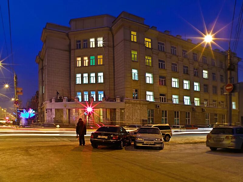 магазин одежды reserved. Re красноярск. фото вечерней улицы дзержинского. улицы красноярска ночью. вечерний красноярск с улицами.