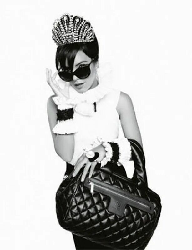 Ава белом стиле девушка. Девушки chanel. Девушки chanel. 12. Модели chanel девушки.