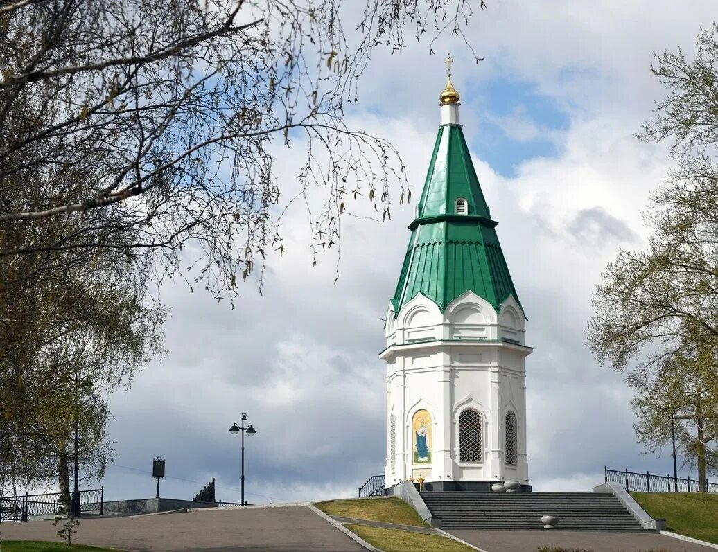 Часовня пятницы. Церковь параскевы пятницы красноярск. красноярская часовня параскевы пятницы. часовня святой великомученицы параскевы пятницы красноярск. часовня на караульной горе красноярск.