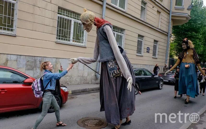 Старуха процентщица. Старуха-процентщица преступление и наказание. Достоевский старуха процентщица. Квартира старухи процентщицы. Бабки санкции новые