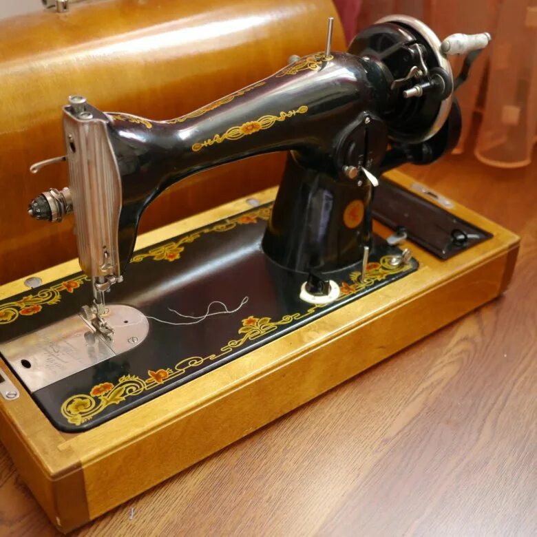 Ручная швейная машинка пмз