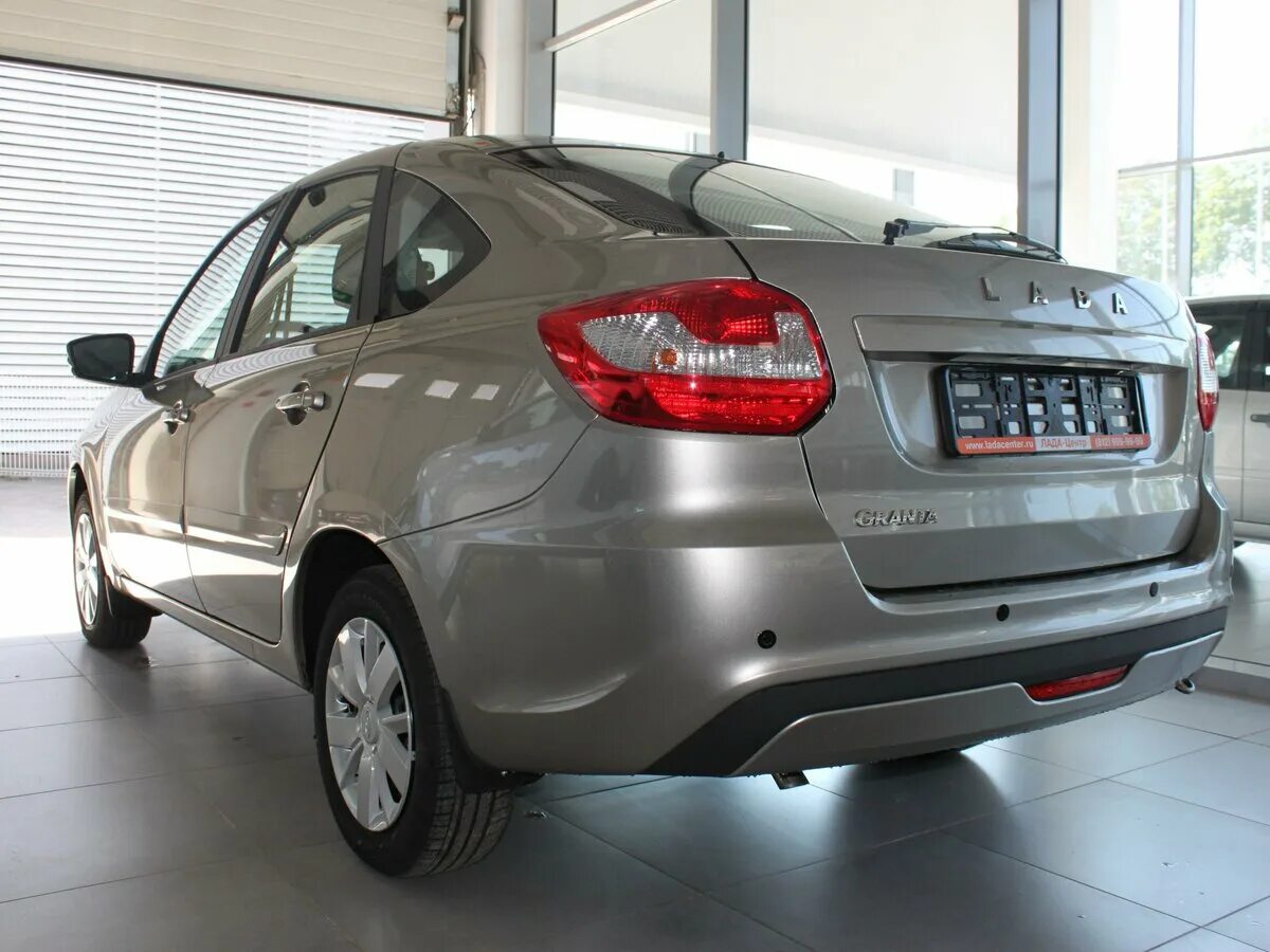 Парктроник лада гранта лифтбек. Гранта седан 2022 серебристый. 7 812 999. Лада гранта хэтчбек 2021 белая. Парктроники задние лада гранта фл.