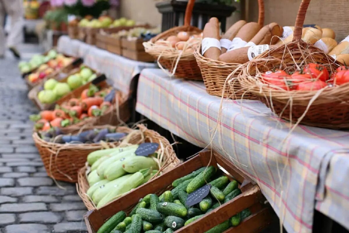 Три базар. Ярмарка. Ярмарка сельскохозяйственной продукции. Ярмарка продуктов. Ярмарка сельхозпродукции.