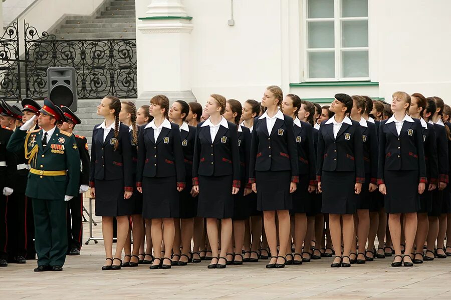 Форма выпускников военных вузов. Выпускницы военных вузов.