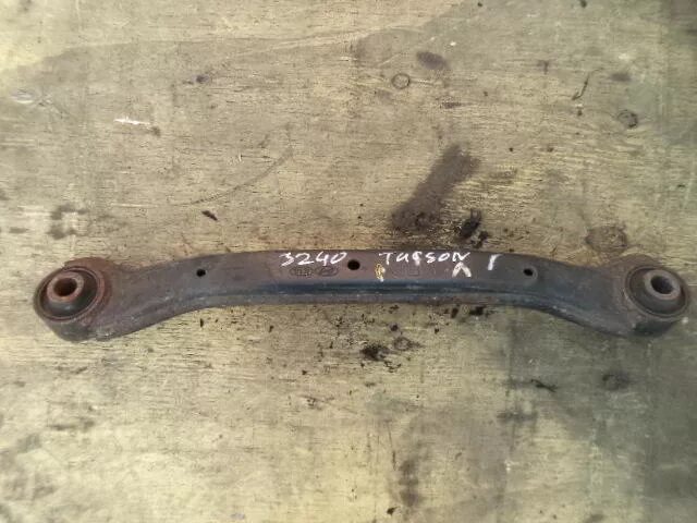 Рычаг туксон. Задняя подвеска хендай туксон. Рычаги задние хундай туксон. Рычаг передней подвески хендай туссан 2008. Передний рычаг туссан 2008.