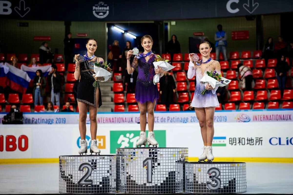 Туктамышева елизавета гран при 2021 сочи. Гран при пьедестал. Алёна косторная финал гран при 2019. Камила валиева финал гран при 2019. Вероника ахметова фигурное катание.