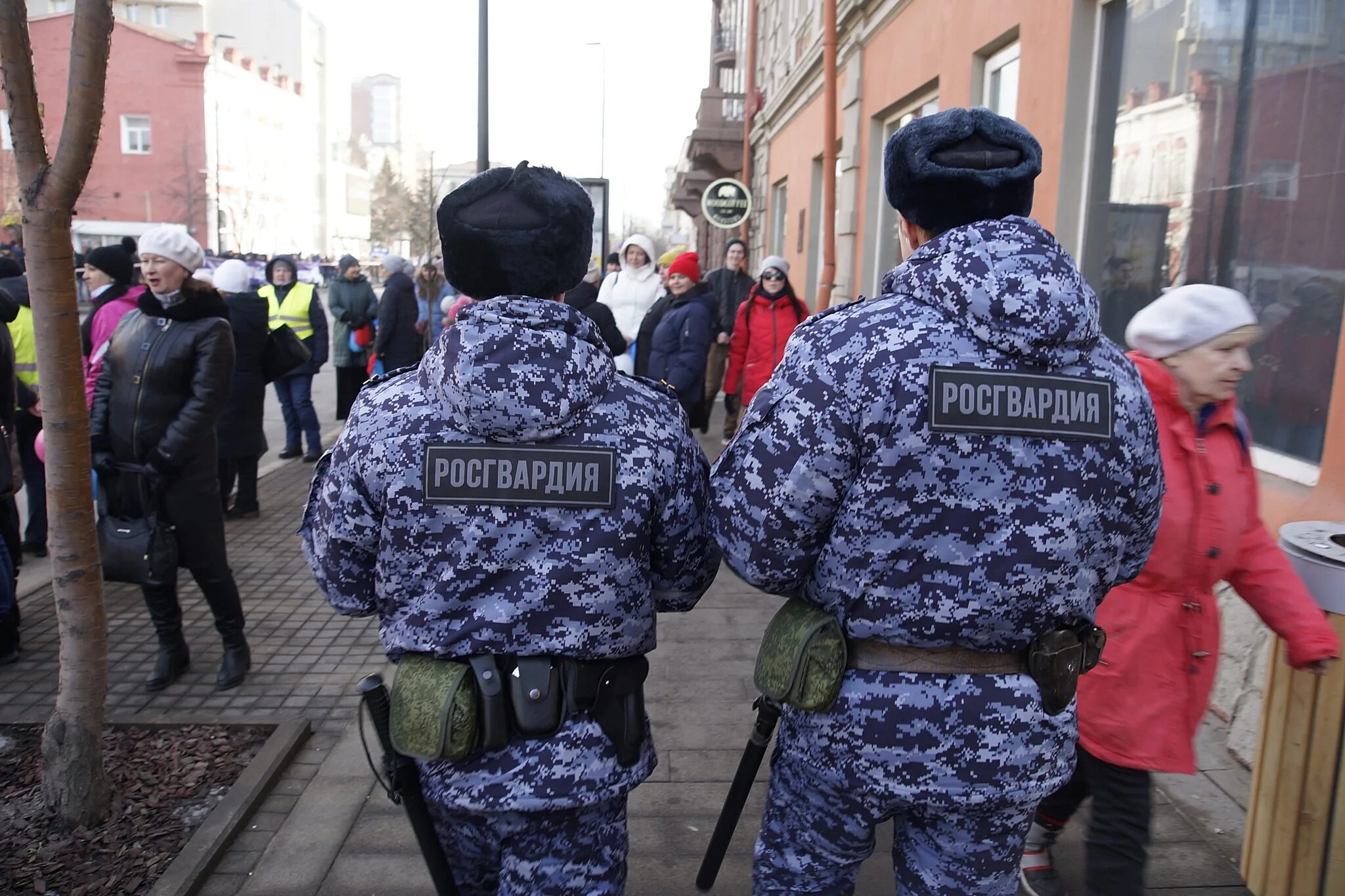 Омон тревога. Костюм зимний Росгвардия. Росгвардия зимняя форма. Форма рос гвардии зимняя. Росгвардия зима.