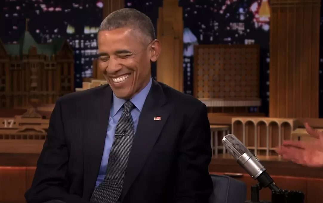 Гифка Барак Обама. Шоу Джимми Фэллона с Бараком Обамой. Обама смеется gif. Обама танцует гифка. Хард гиф