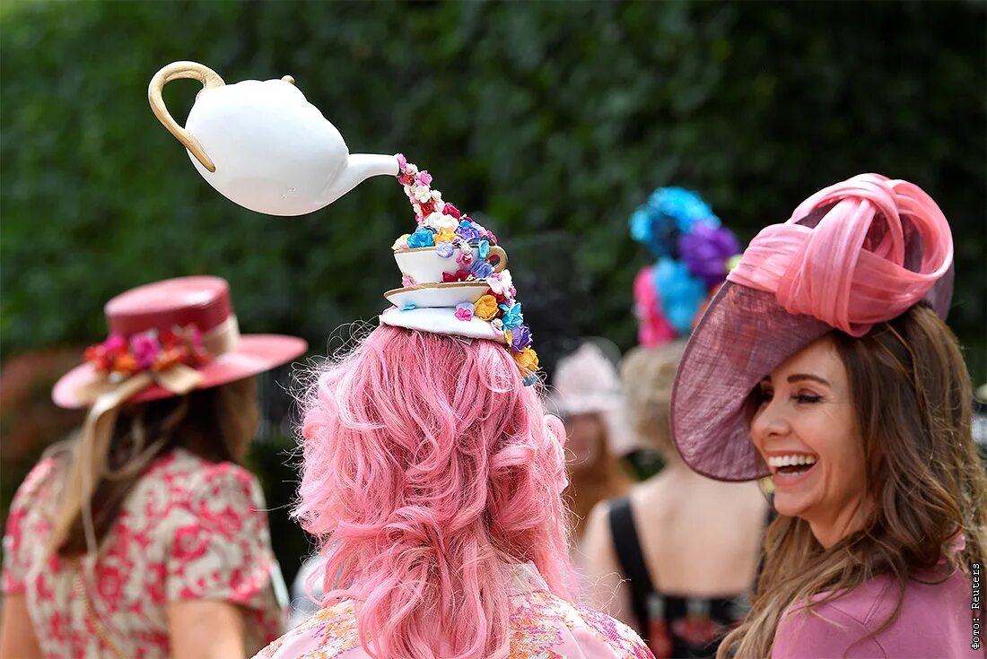 Королевские скачки Royal Ascot. Royal Ascot Ladies’ Day шляпки. Роял аскот шляпы. Шляпы на королевских скачках Роял аскот.