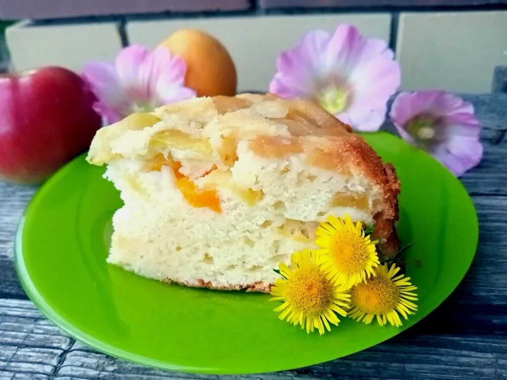 Заливной пирог с яблоками. Заливной пирог с яблоками в духовке. Заливной пирог с ряженкой с курицей. Тесто для заливного пирога с яблоками.