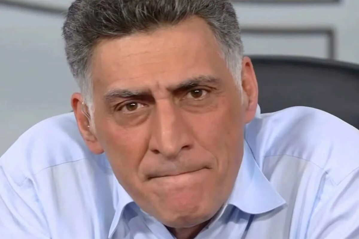 Режиссер тигран кеосаян. Кургинян, симонян, кеосаян, багдасаров. Тигран кеосаян квн. Кеосаян роскомнадзор. Тигран кеосаян.