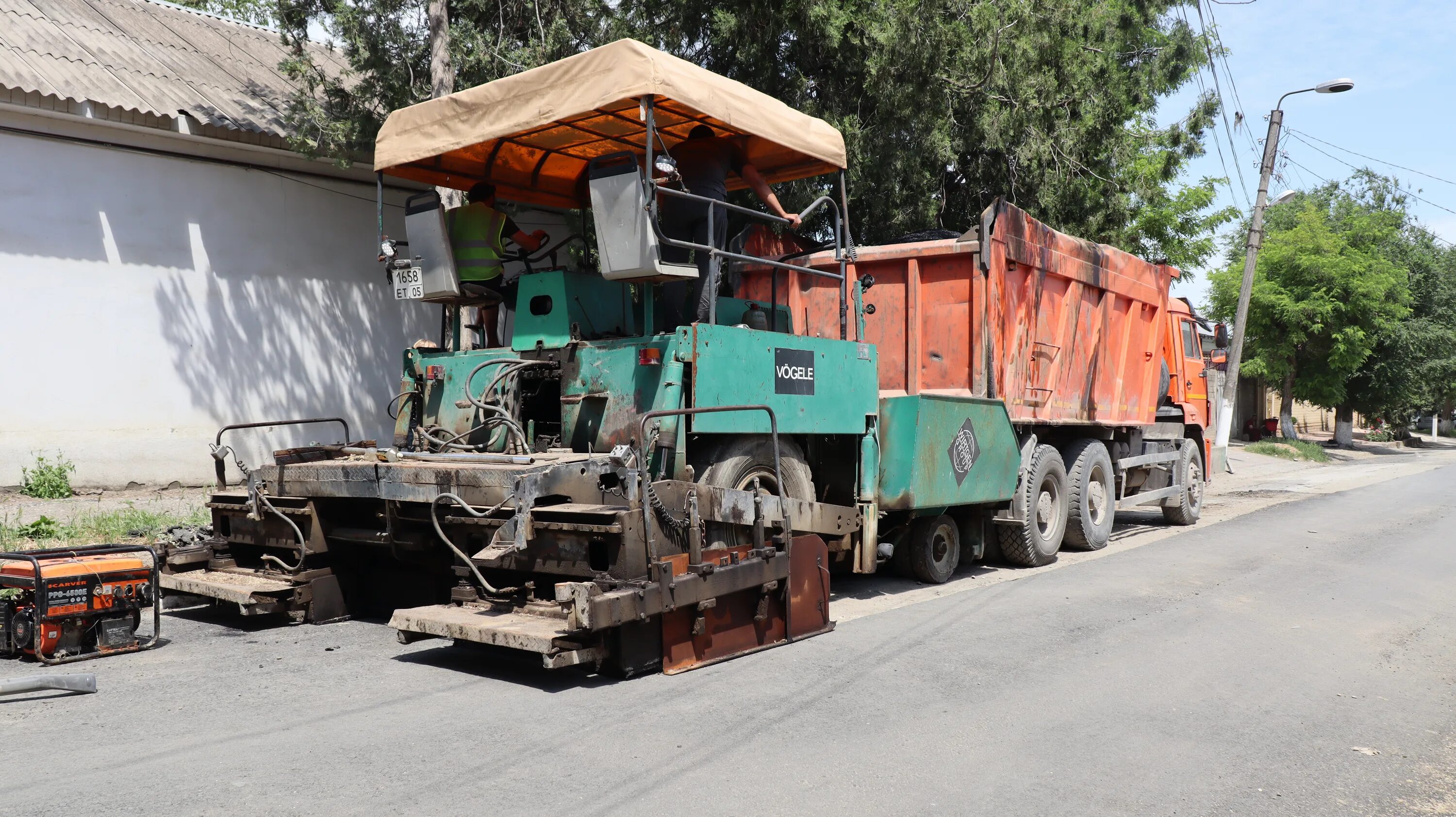 Экскаватор хасавюрт. Фото воды хасавюрт. Вода хасавюрт. Фото асфальта благоустройство. Дорога в дагестан.