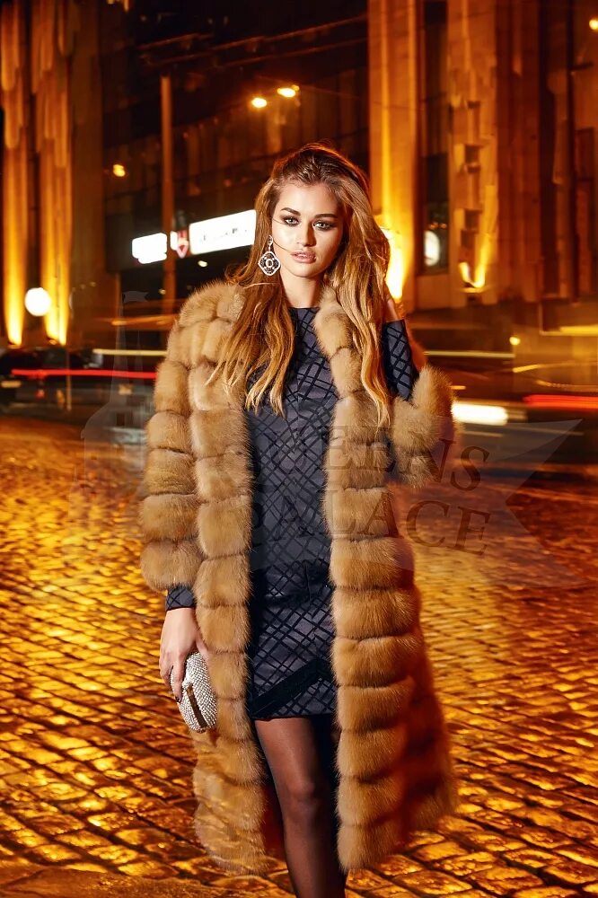 Женщина в норковой шубе на улице. Леди гага в шубе. Звезды в шубах. Хожу в шубе. Хожу в шубе.