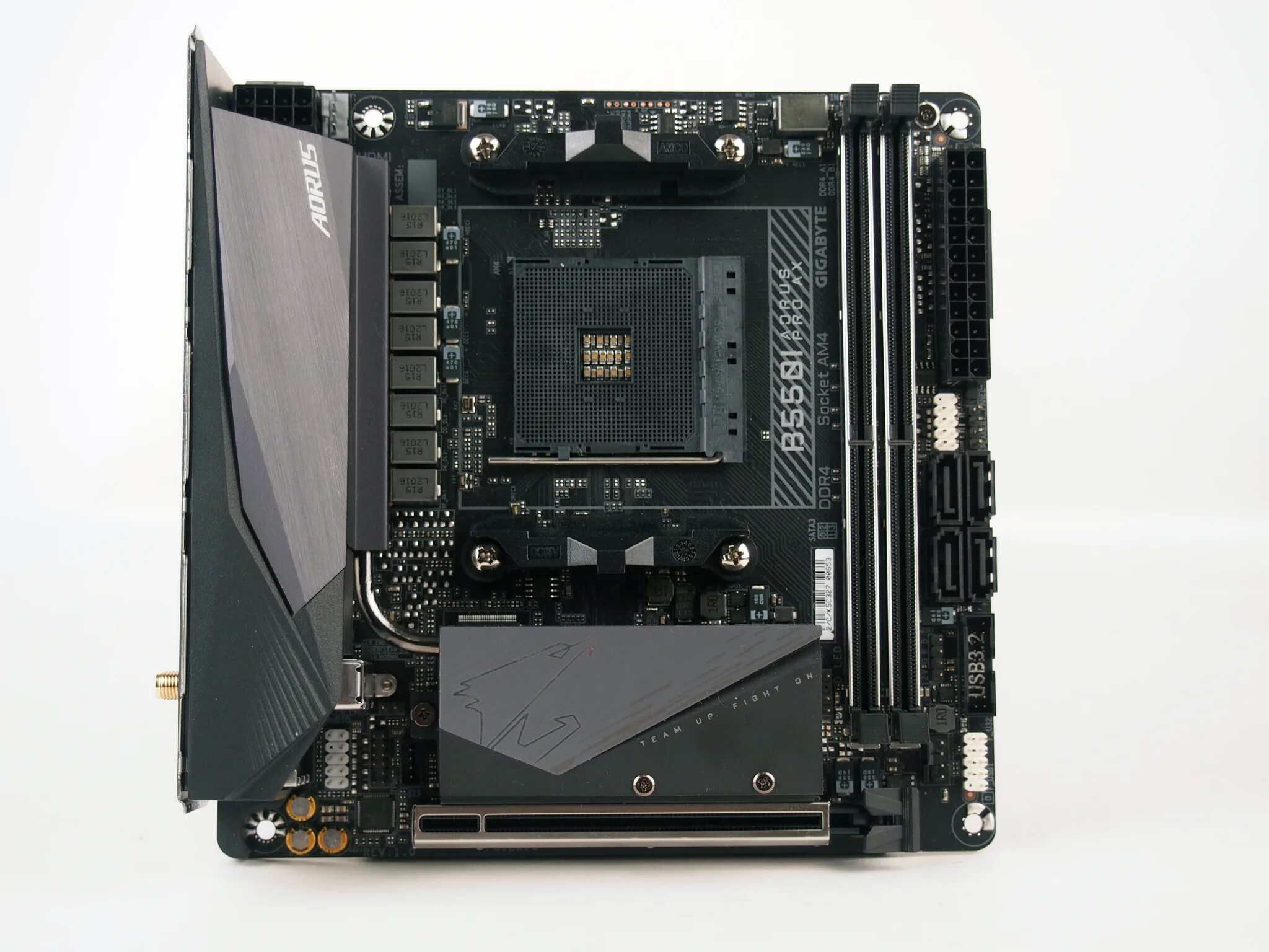 Mini itx am4. Материнская плата gigabyte b550i aorus pro ax. mini-itx aorus b550. mini-itx gigabyte b550i aorus pro ax. b550 aorus pro ax.