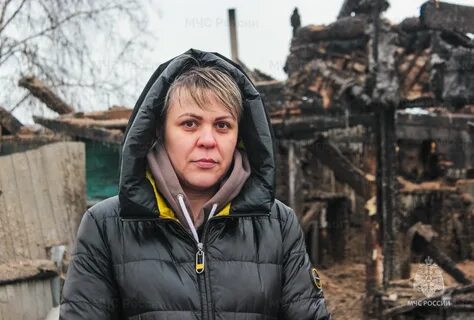 Женщина спасла детей