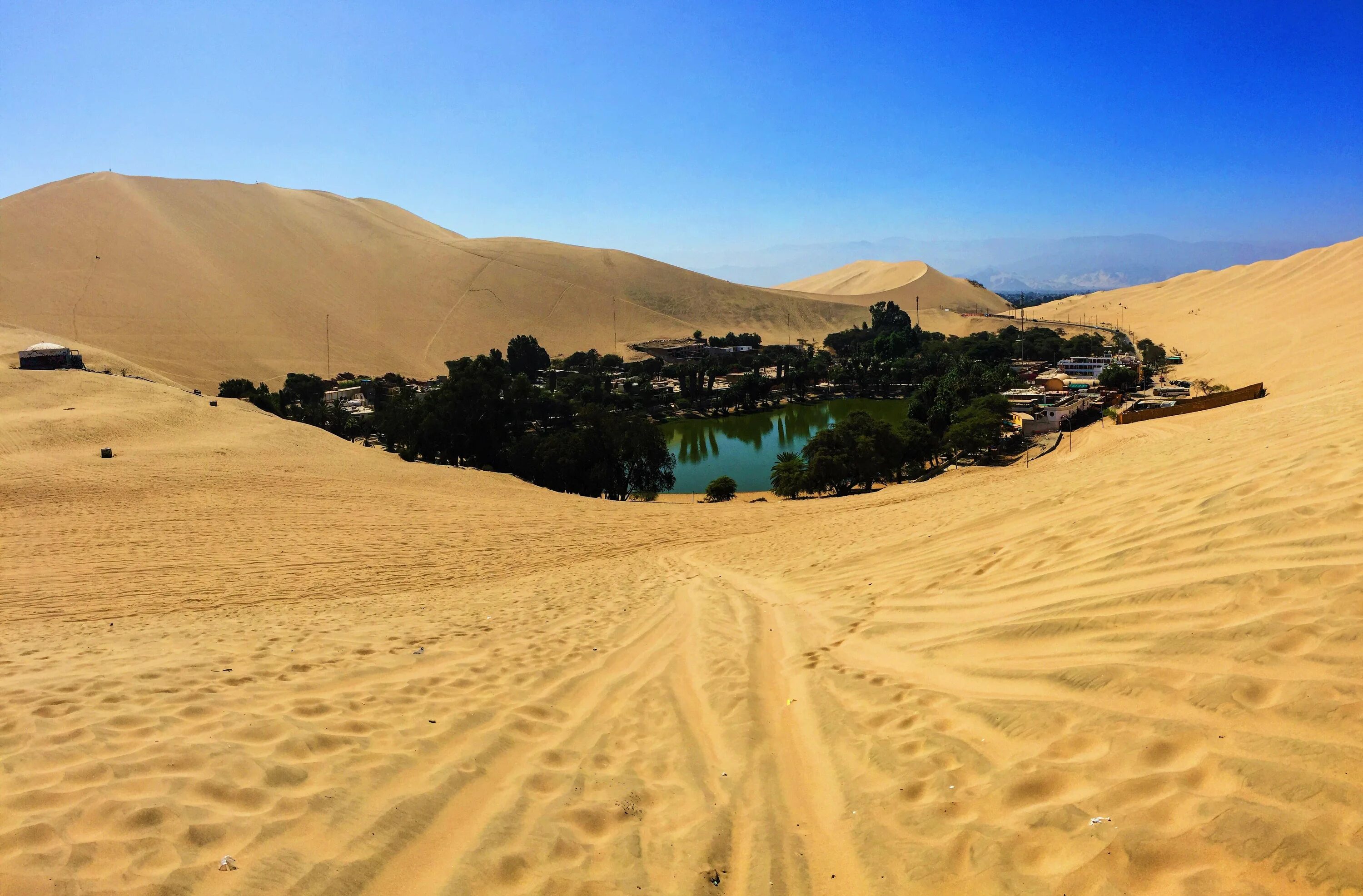 уакачина перу. какая пустыня находится. какая пустыня находится. туннис пустыня. намибия рельеф песчаные дюны.