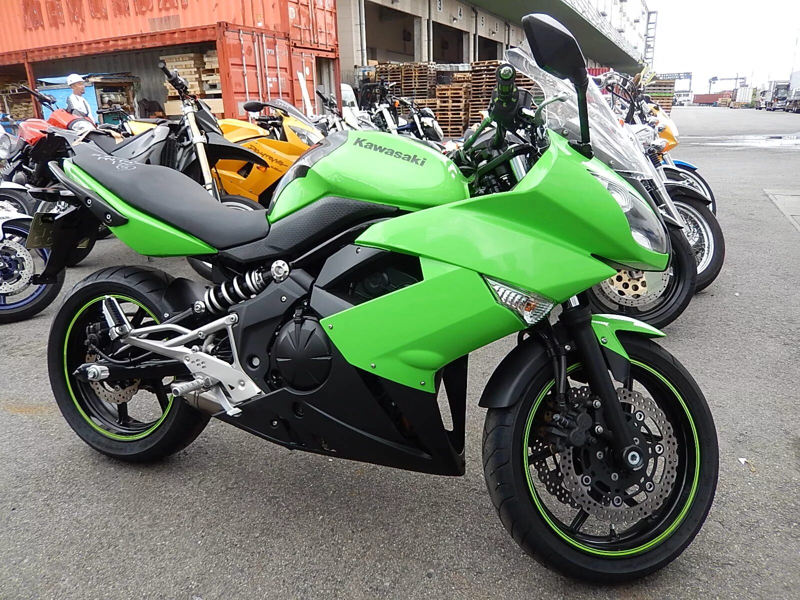 Kawasaki 400 купить. Kawasaki Ninja 400r. Кавасаки ниндзя 400. Мотоцикл Kawasaki Ninja 400 r. Мото Кавасаки ниндзя 400.