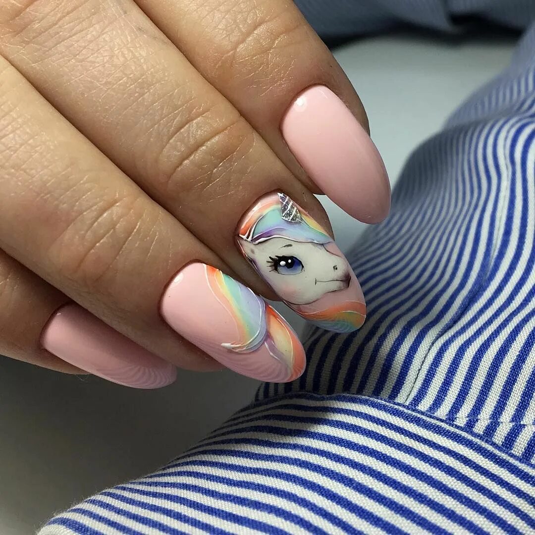 Детский маникюр единорог. Дизайн ногтей с единорожкой. Ногти единорожки. Радужные ногти. Ногти единорожки.