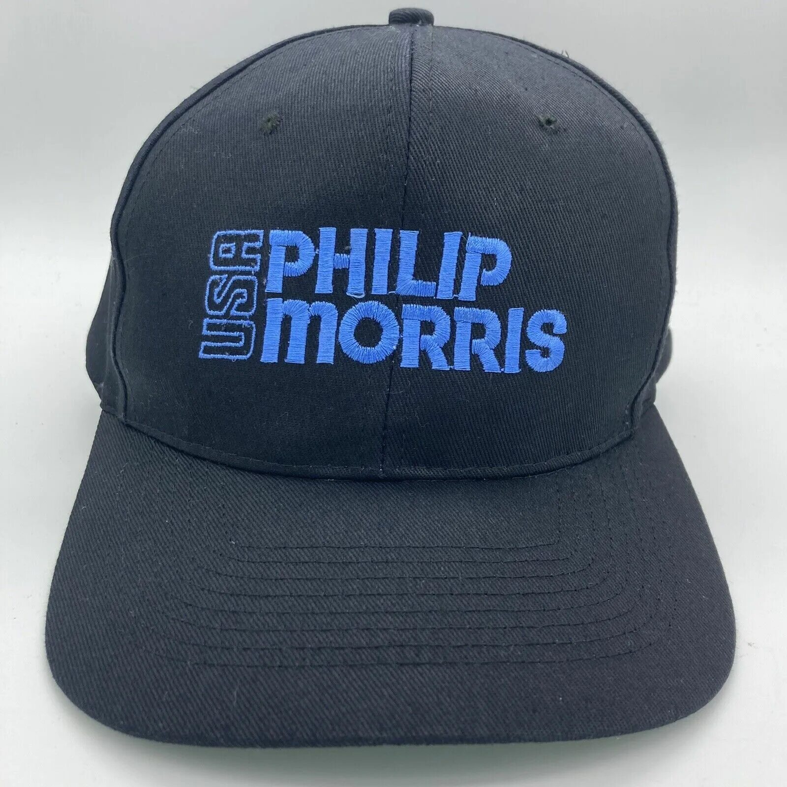 Snap back. Кепка Philips. Синяя кепка Philips. Кепка Philip Morris. Кепка Philipp plein с белым логотипом.