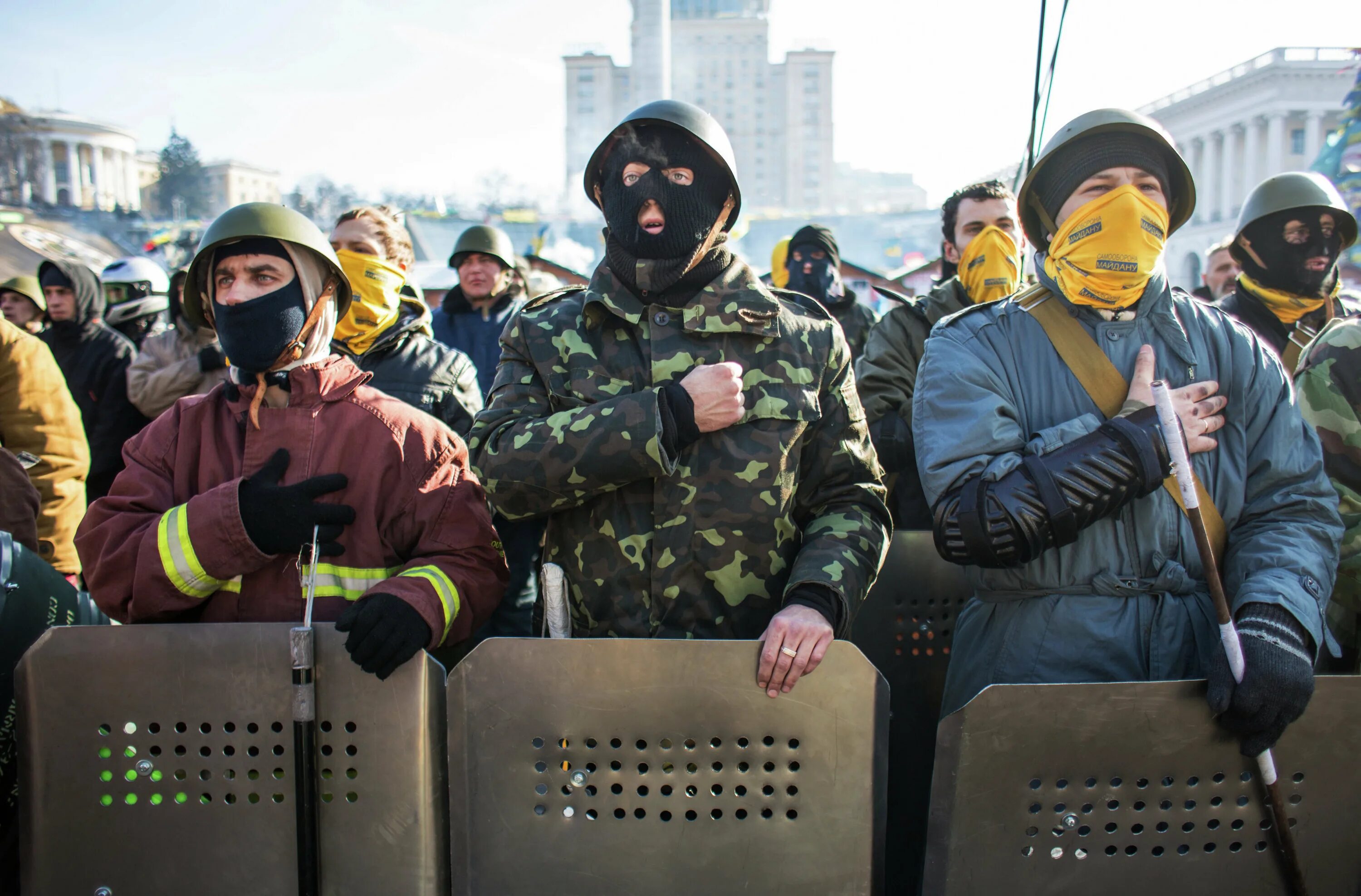 Атаки экстремистов. Националисты на Майдане 2014. Майдан Украина националисты. Украинские националисты на Майдане. Нацисты на Майдане.