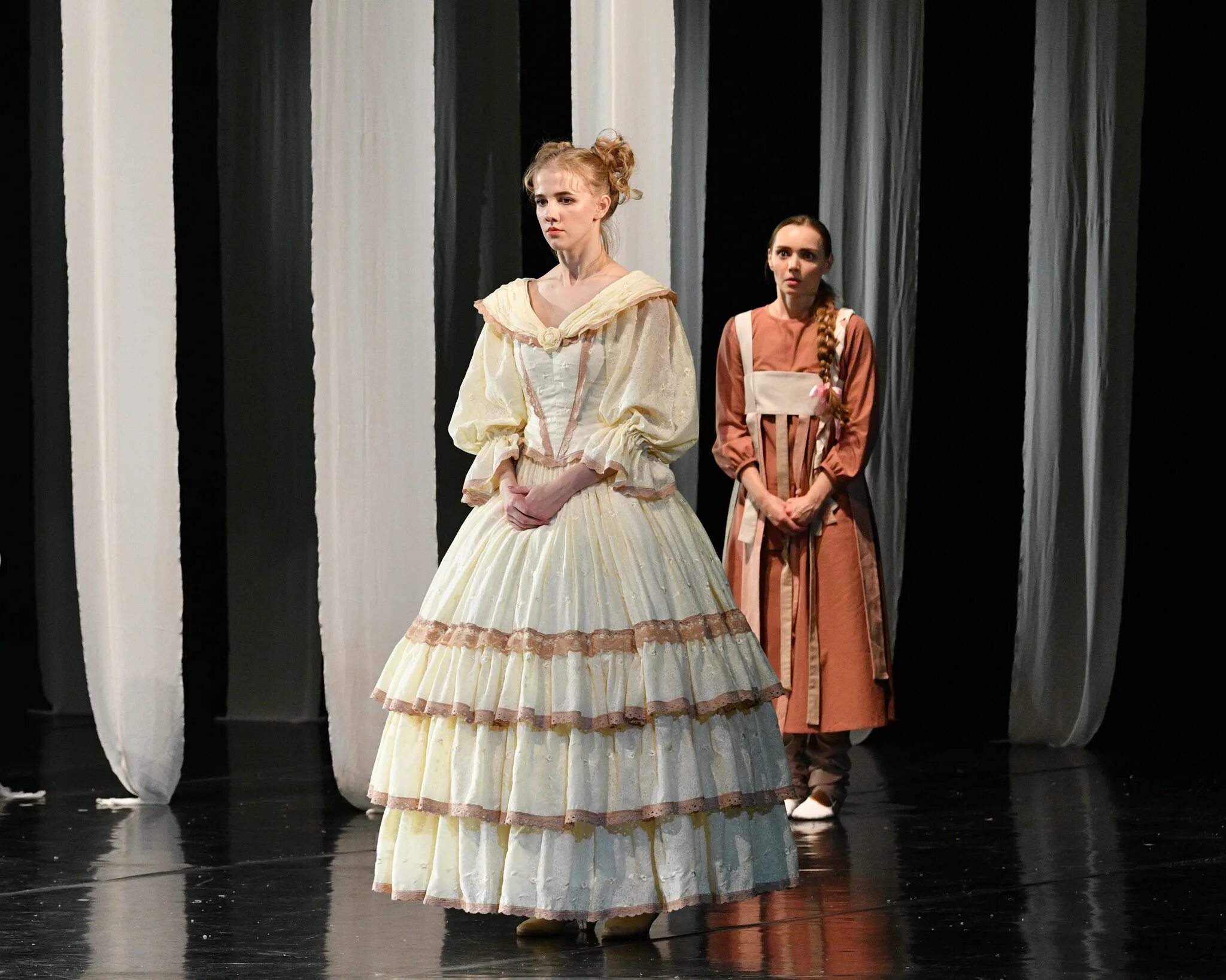 чувашский драматический театр спектакли. декорации к спектаклю барышня крестьянка. спектакль барышня крестьянка дубровская. спектакль барышня крестьянка в видном. спектакль барышня крестьянка.