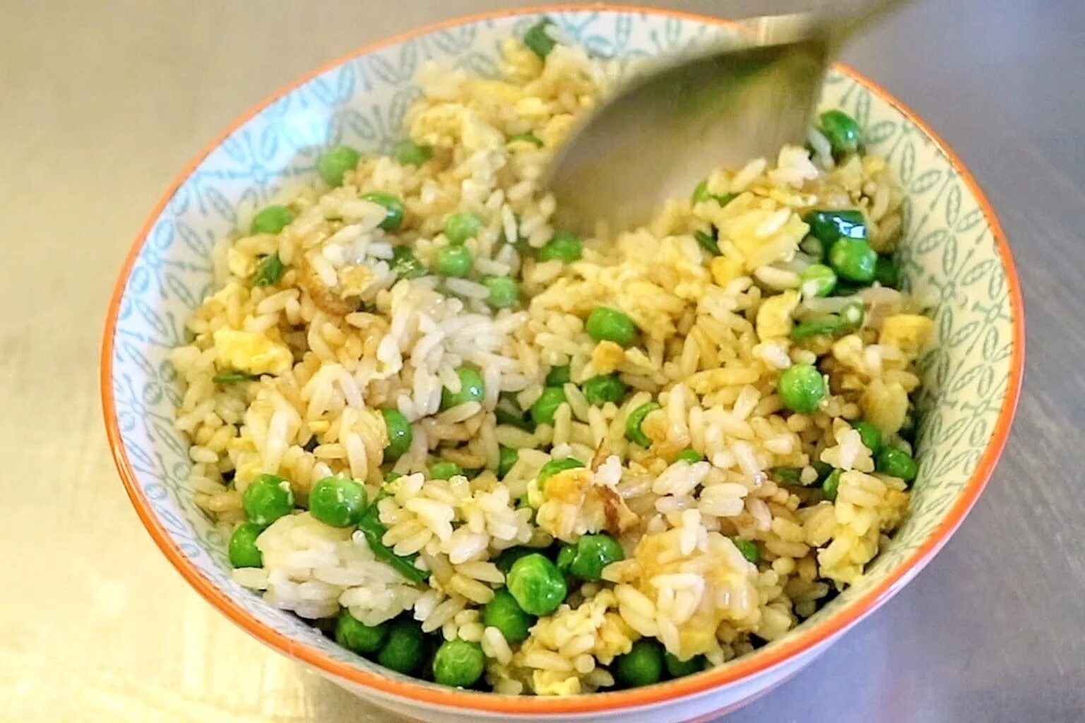 Вареный рис с яйцом. Жареный рис с яйцом. Жареный рис с яйцом. Рис с яйцом рецепт пошагово. Рисовая каша.