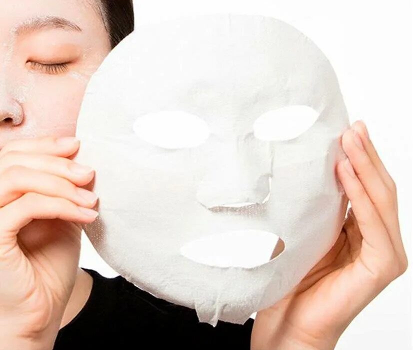 Можно использовать тканевую маску повторно. Тканевые маски для лица. Матерчатая маска для лица. Маска тканевая маска для лица. Маска для лица белая тканевая.