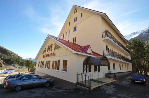 Отель альпина приэльбрусье поляна азау. Отель альпина азау. Бад хофгаштайн австрия. Альпина терскол. Терскол эльбрус гостиница.