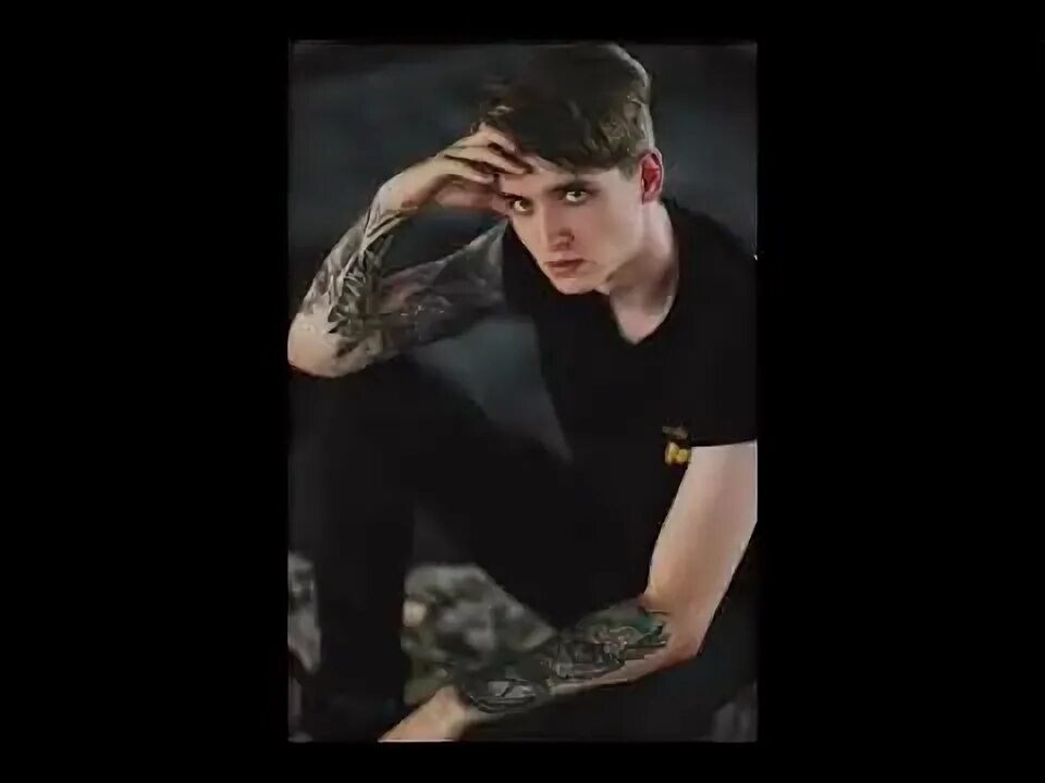 Макс ващенко 2021. Тату макса ващенко. Тату макса ващенко. Макс ващенко 2022. Макс ващенко с чёрными волосами.