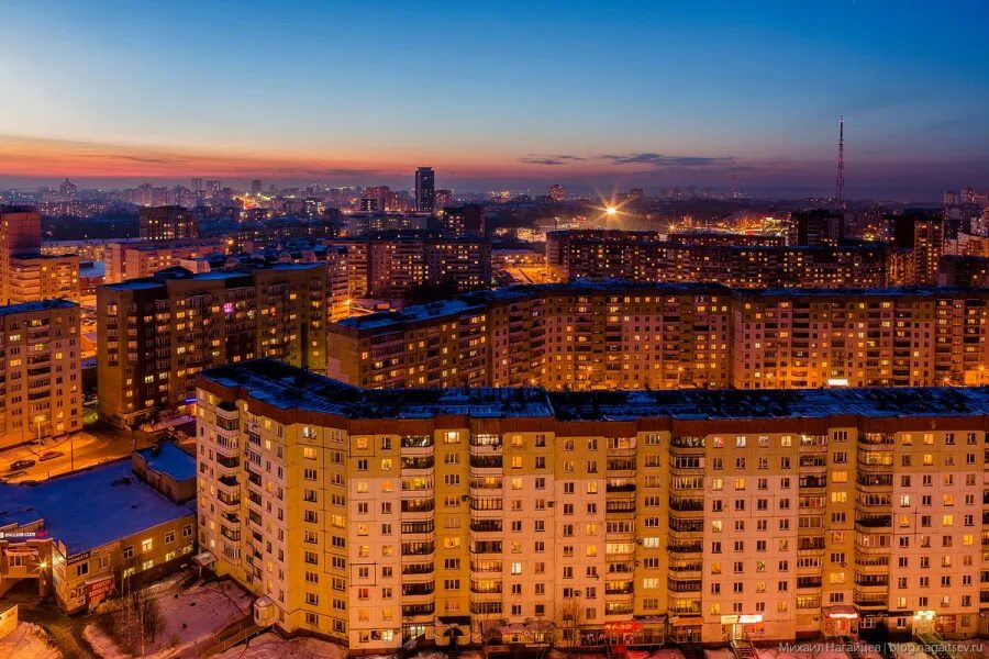 Садовый район пермь. Микрорайон садовый пермь. Садовый район пермь. Мотовилиха пермь. Пермь микрорайон садовый ночь.