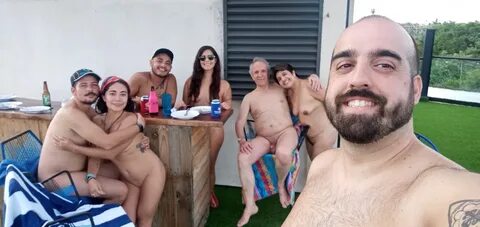 familia nudista twitter.