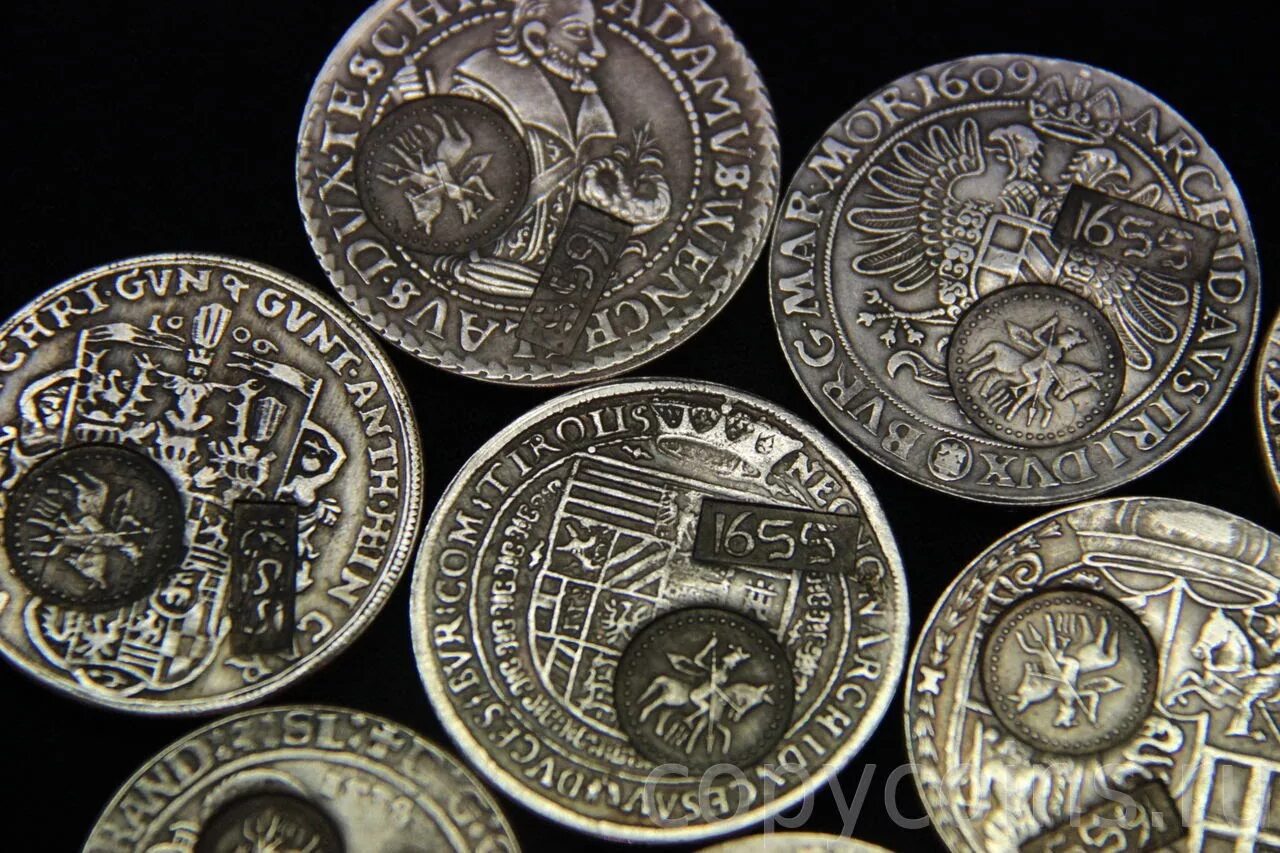 старинные монеты ватикана. Cadillac 1910. ржавая машина. старинные автомобили. какое самое старинное.