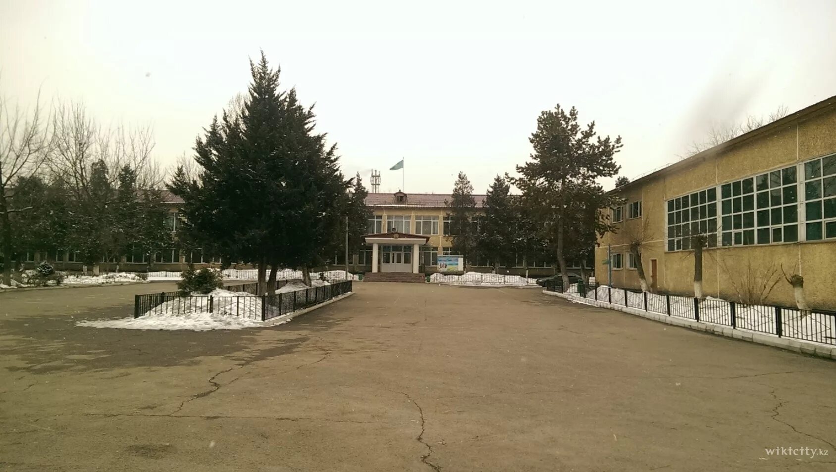 Средняя школа 42 Алматы. Алматы 132 гимназия. Аксай 2 Алматы. Школа 2 Аксай.