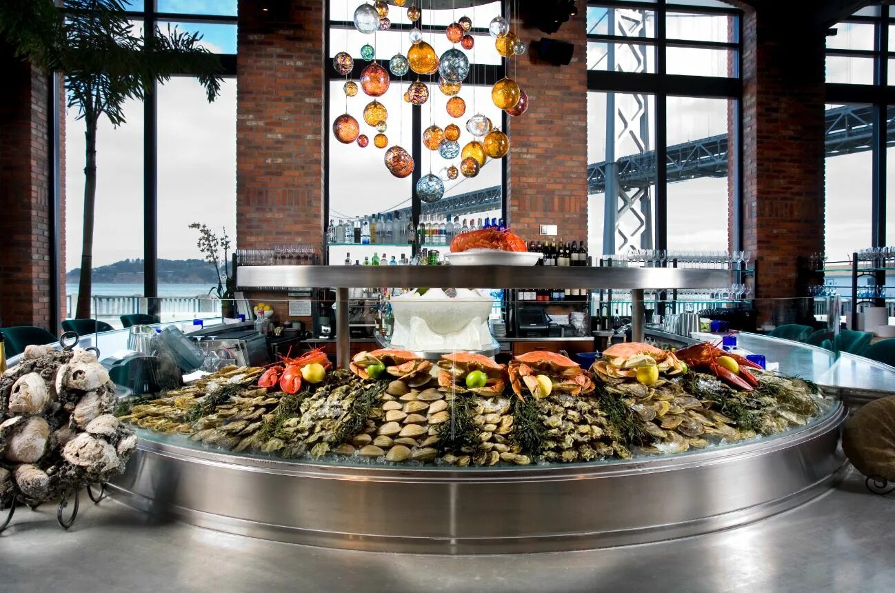 Ресторан atlantica seafood кутузовский проспект. Ресторан море сифуд seafood bistro. Рыбный ресторан. Море рыбы ресторан. Seafood restaurant.