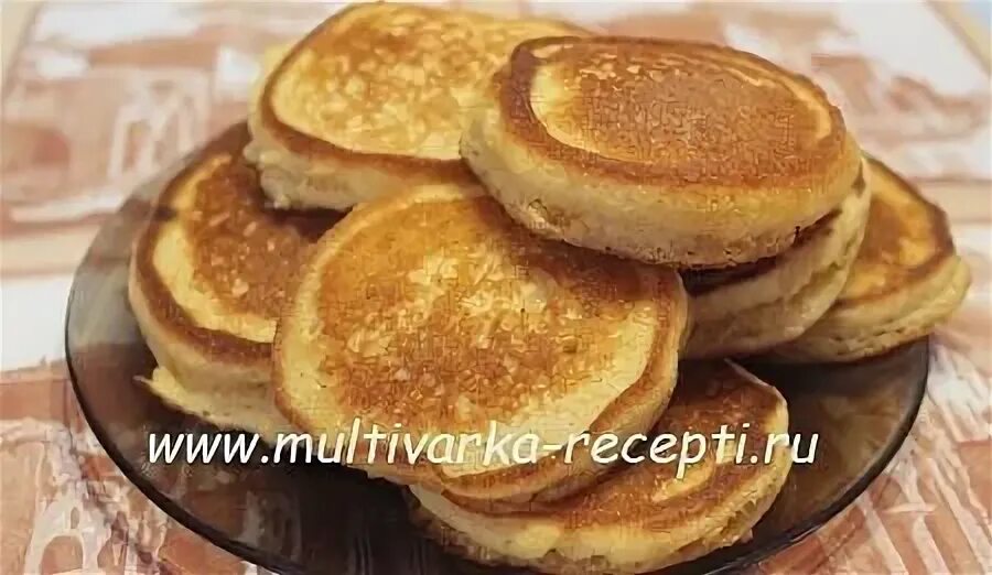 Оладушки из кукурузной муки. Оладьи из кукурузной муки. Кукурузные оладьи на кефире рецепт. День кукурузных оладьев. Рецепт кукурузные оладьи.