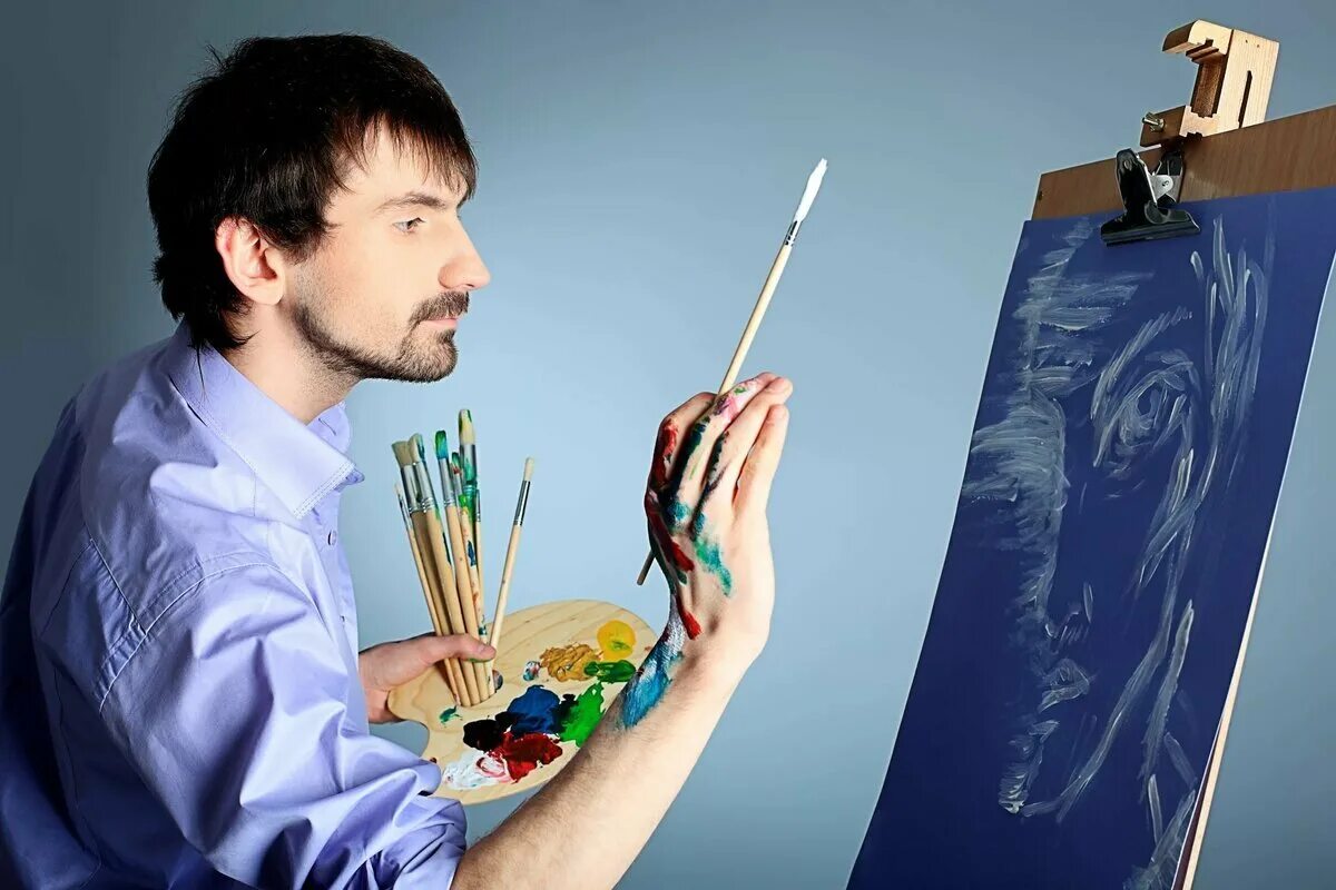 А художник рисует краски. Искусство рисования. Картина люди.
