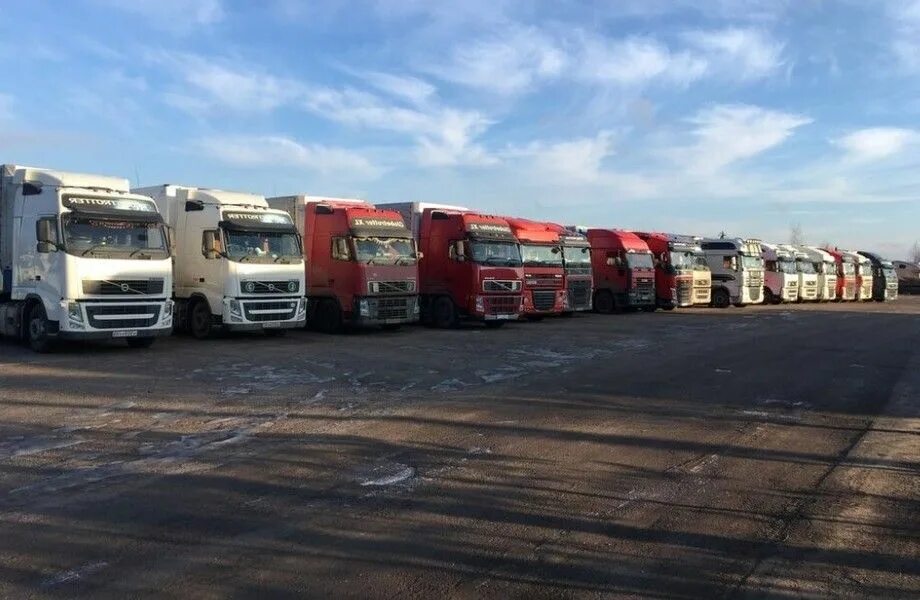 Стоянки грузового автотранспорта