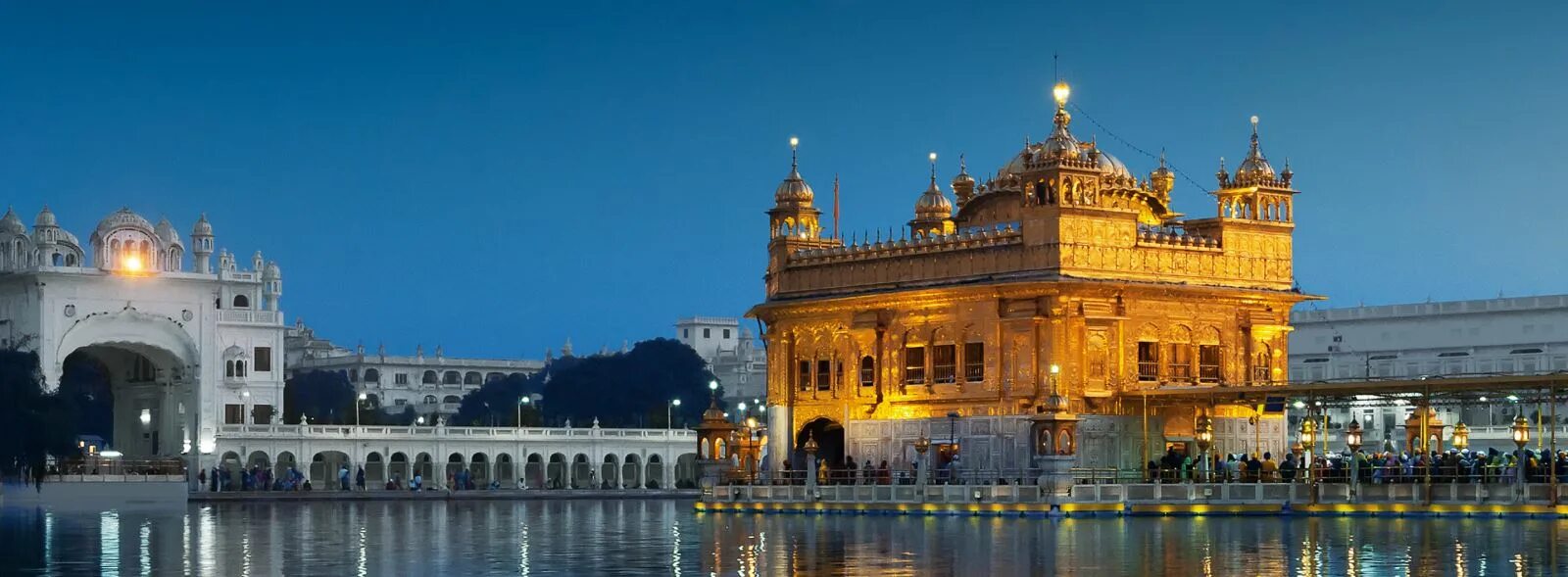 Золотой храм амритсар индия сикхизм. Университет пенджаб, амритсар. Пенджаб обои. Золотой храм сикхов в индии. Сикхизм храм амритсар индия.