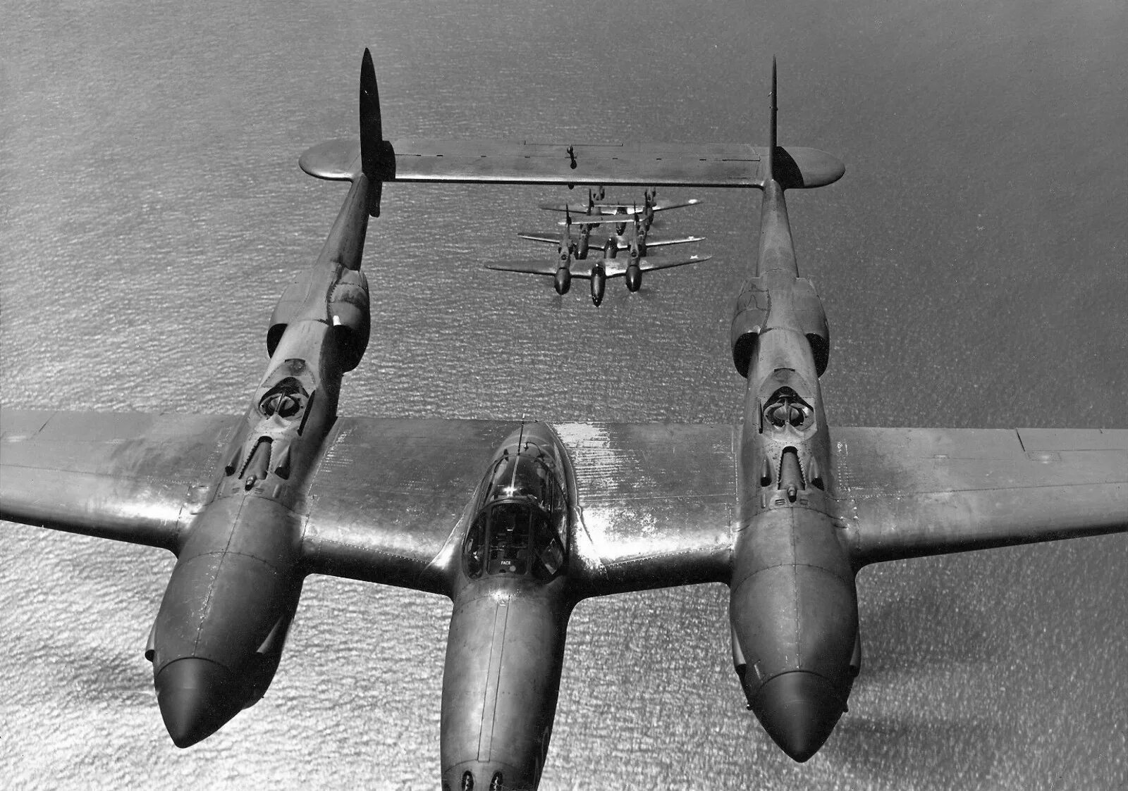 П 38 история 5. Истребитель Лайтнинг p38. Р-38 Лайтинг истребитель. P-38 Лайтнинг. P-38 Lightning.