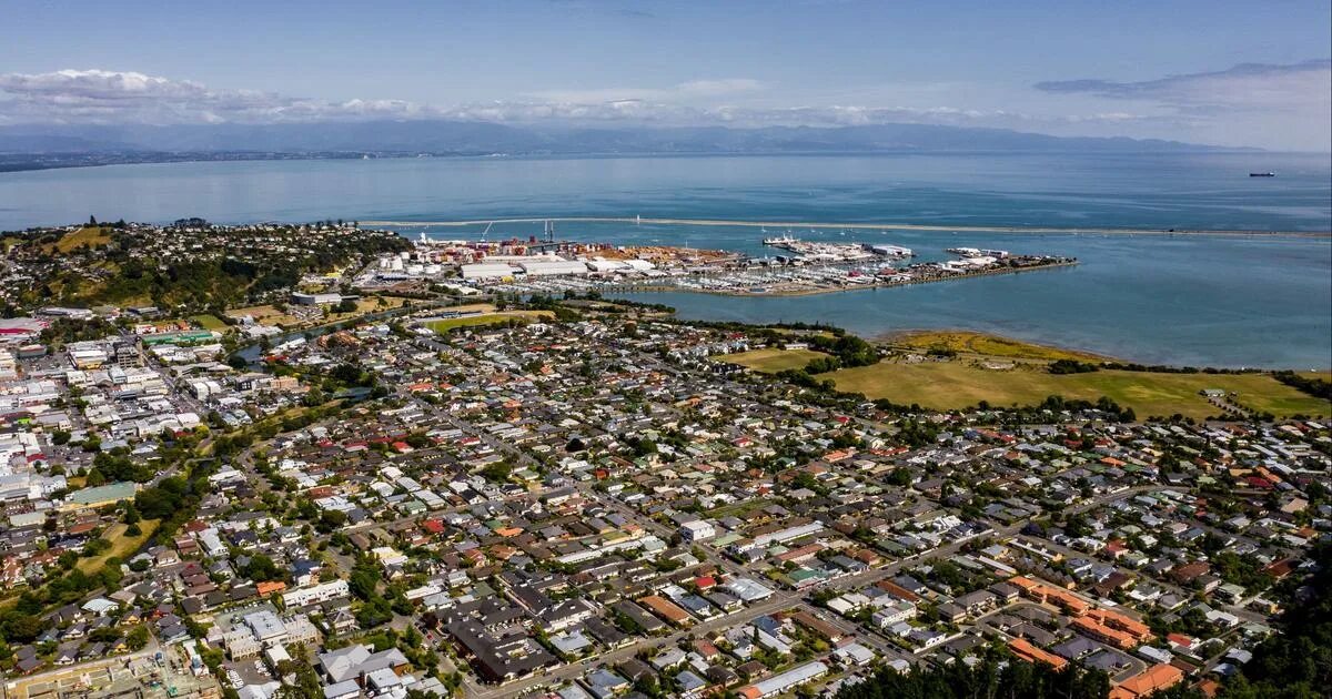 Нельсон город. Где нельсон. Нельсон новая зеландия. Нельсон город в новой. Нельсон город в новой зеландии.