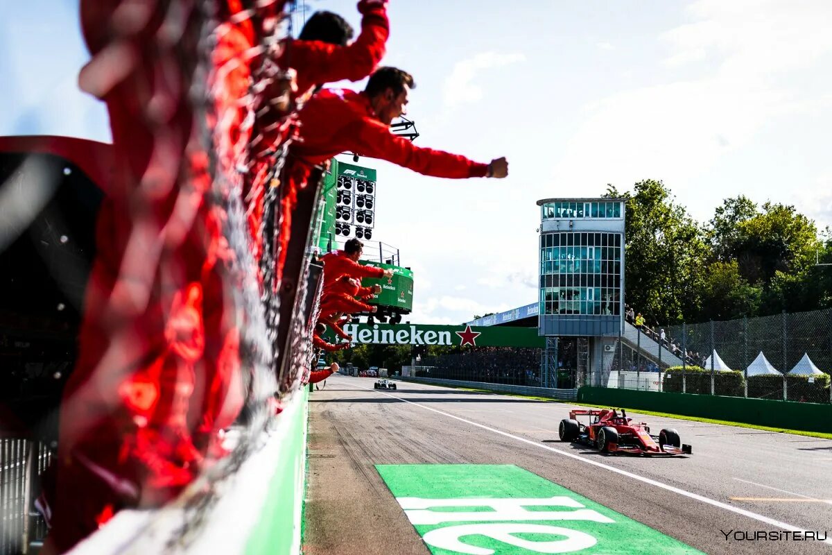 Monza 2019 f1. Монца Феррари формула 1. Монца трасса формулы 1. Леклер Монца 2019. 1 этап формулы 1 2019