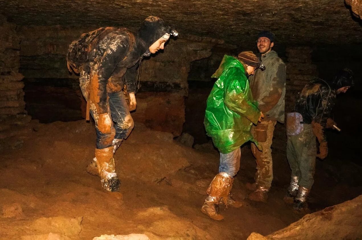 Саблино 2008. Саблинские пещеры тосно. Камень александра невского саблино. Саблино страница памяти. Саблинский парк река тосна.